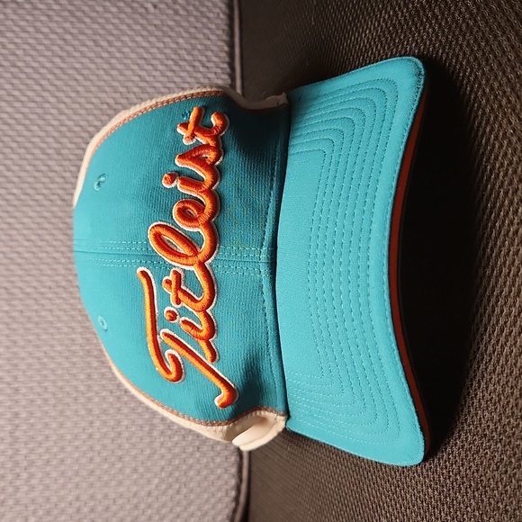 Titleist Golf L/XL Stretch Fit Hat - Picture 2 of 4